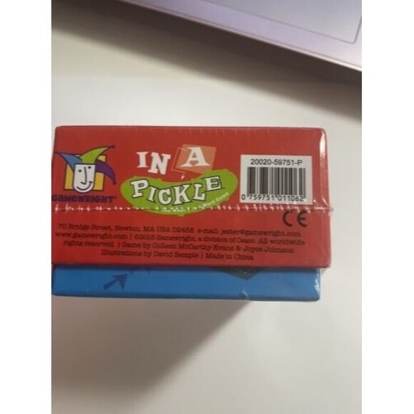 In A Pickle Word Card Game NEW/SEALED (Gamewright) Fun Entertaining - Picture 7 of 7